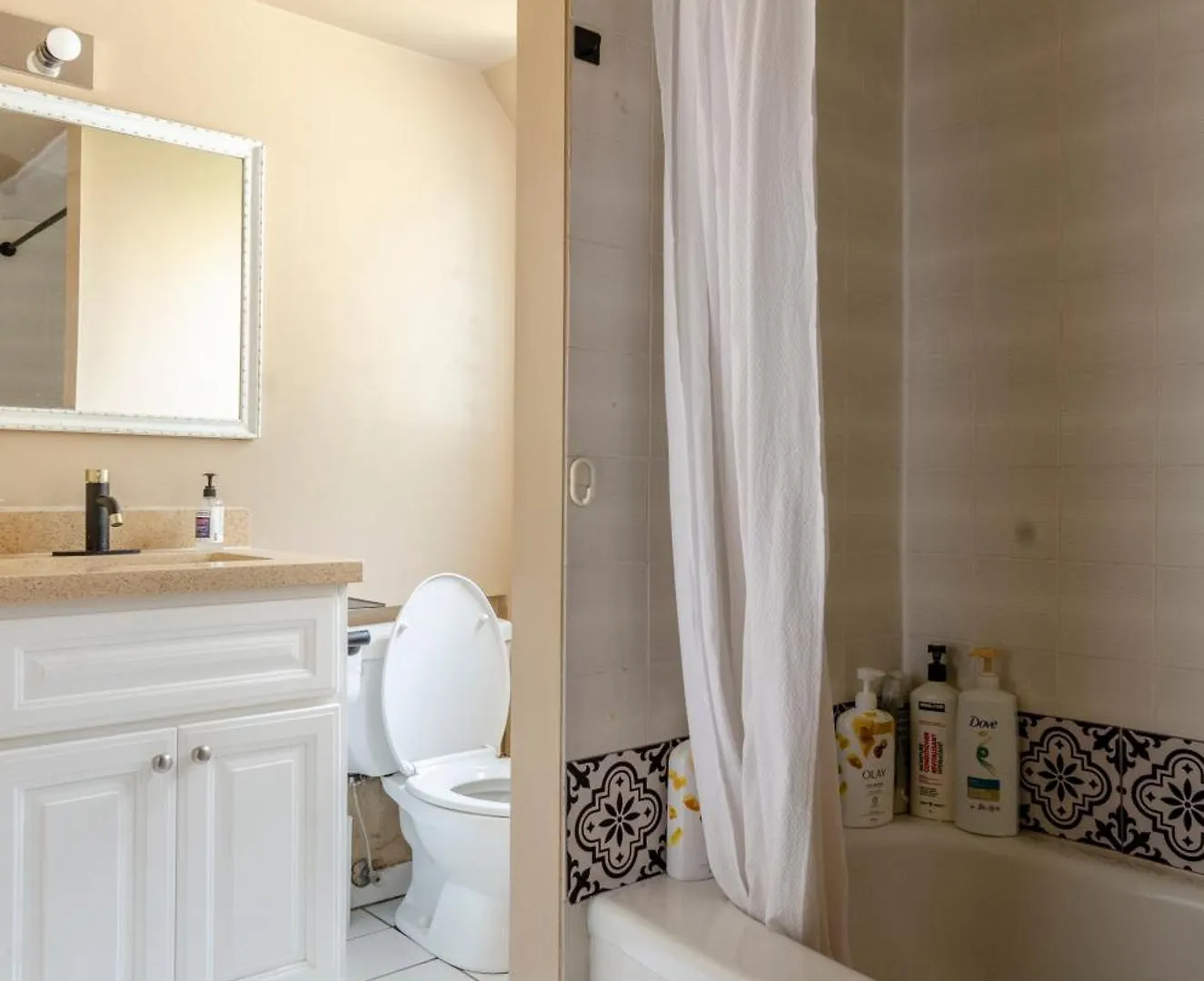 Apartment Close To Yvr! Convenient 3Br Stay For Every Occasion Vancouver